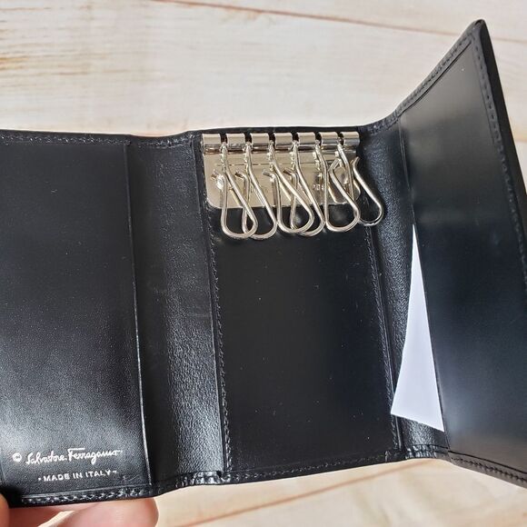 Authentic Salvatore Ferragamo Leather Keyholder Black Silver Tone Hardware Unise - Picture 12 of 16